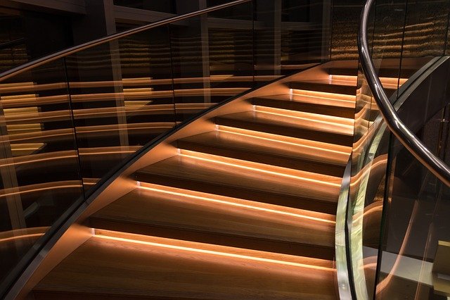 lumière escalier nocturne : décoration escalier par LED